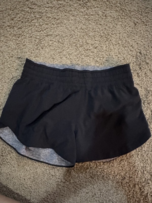 Lululemon Reversible Choose A Side Short, 3 Inch , Black & Grey, Size 6