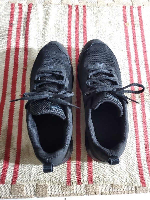 Under Armour Charged Assert Size 10 gallery