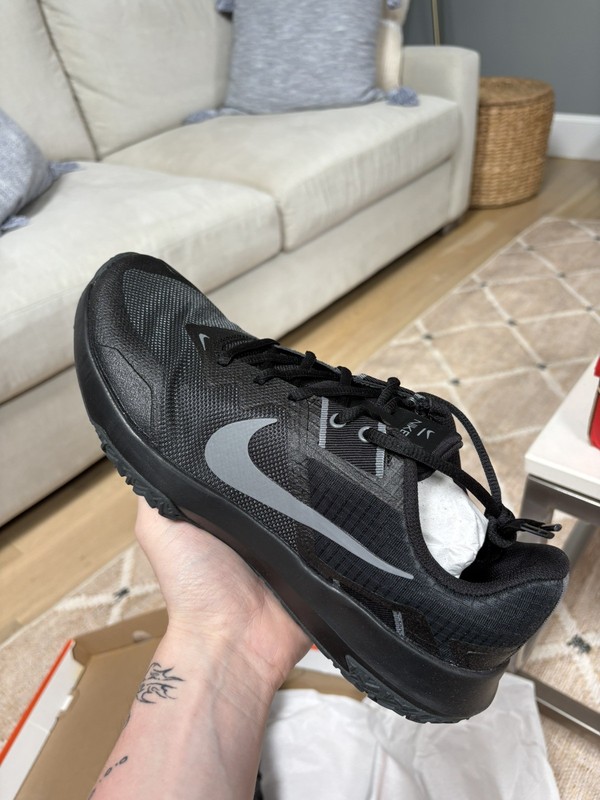 Nike Varsity Compete TR 3 Shoes Mens Size 10.5 Black Trail Sneakers CJ0813-002