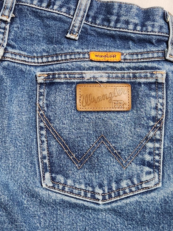 Wrangler FR 13MWZ Flame Resistant Original Fit Jeans 32x30 Distressed gallery