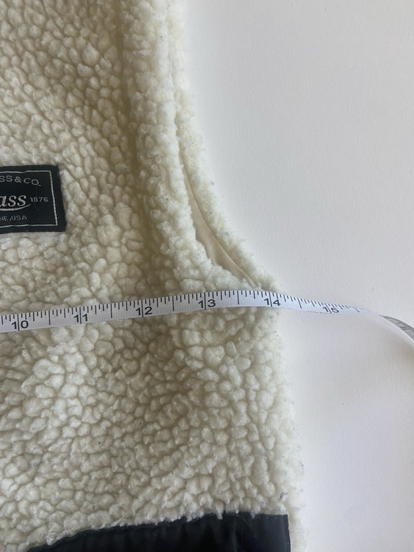 G.H. Bass & Co. Sherpa Fleece Full Zip Vest w/ Pockets Kids Size 5 Ivory/Black gallery