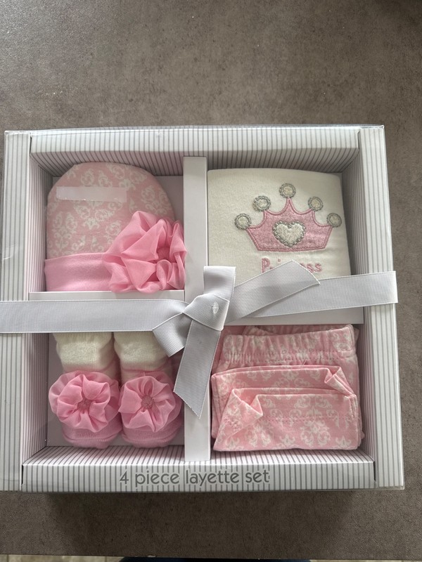 First Impressions 4 piece Girls layette set- NEW