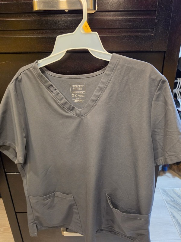 Cherokee womens Gray V-Neck Scrub Top w/ Pockets Size L CK900A