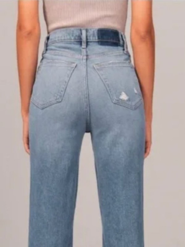 Abercrombie & Fitch Curve Love The 90's Straight Ultra High Rise Jeans (24/00) gallery