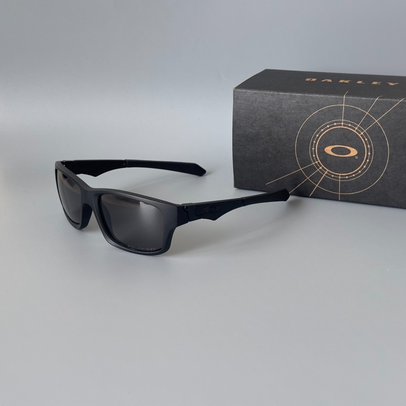 Oakley Jupiter Squared Polarized Sunglasses OO9135 Matte Black/Black Iridium