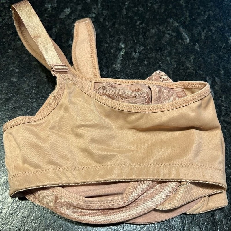 Glamorise Beige Lace Front Closure Bra Intimates 48B gallery