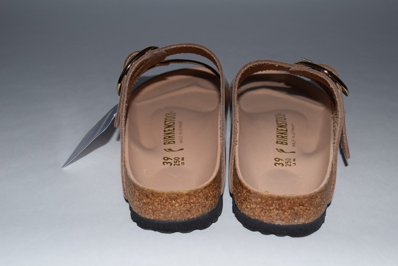 NIB Womens Birkenstock Arizona Big Buckle High Shine Leather Sandals sz 39 Beige gallery
