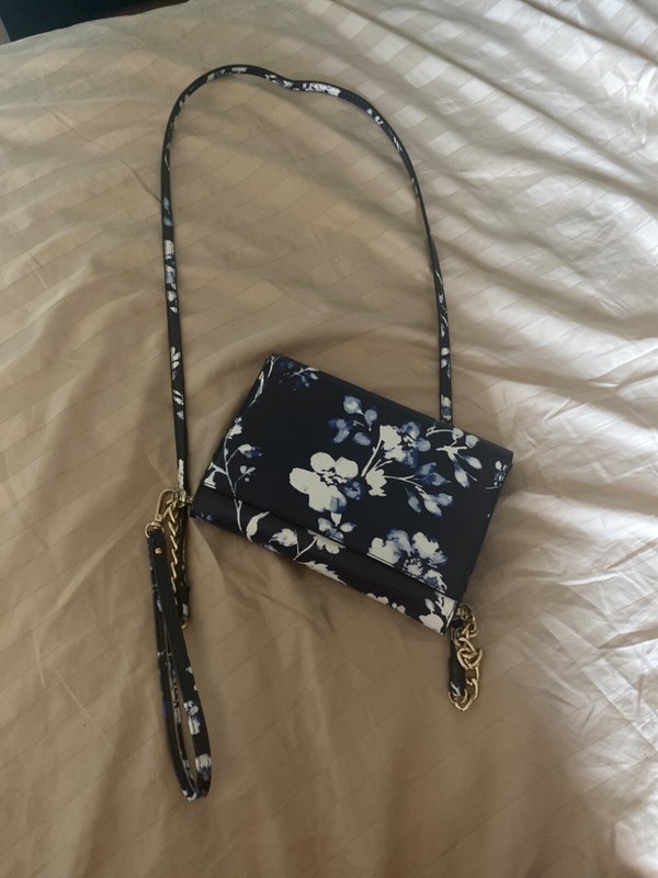 small bags for women. The color is blue and it has white too like on the picture