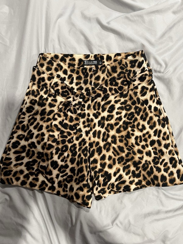 7th Avenue Design Studio NY&Co Leopard High Rise Bermuda Shorts 0 Belted Pockets