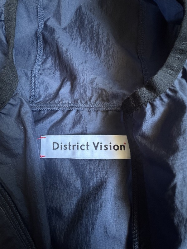 District Vision Milli Ultralight Wind Breaker Men’s Med Blue NWOT gallery