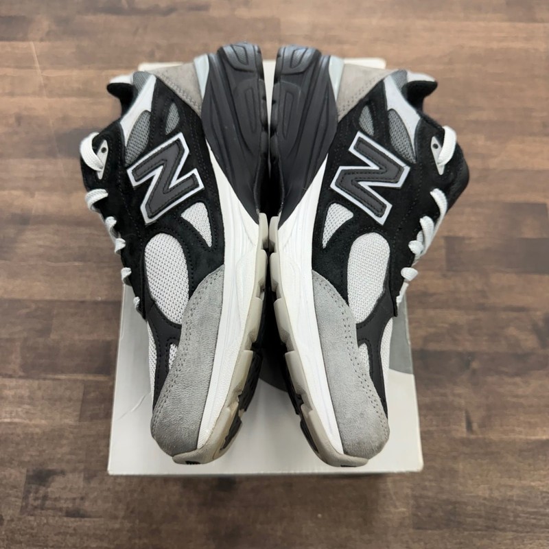 New Balance 990v3 MiUSA DTLR GR3YSCALE Size 9 gallery