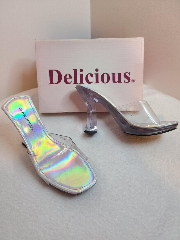 Y2K Retro Classified Clear Lucite Alien One Band Heels Size 7