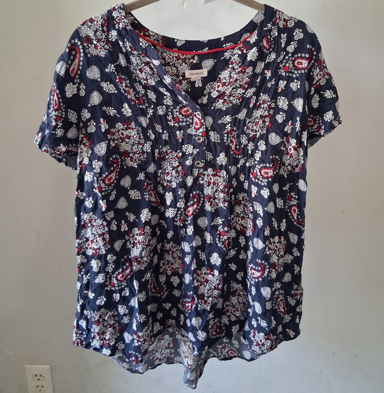 Westport Women’s Plus 1X Blue Paisley V-Neck Short Sleeve Button Blouse