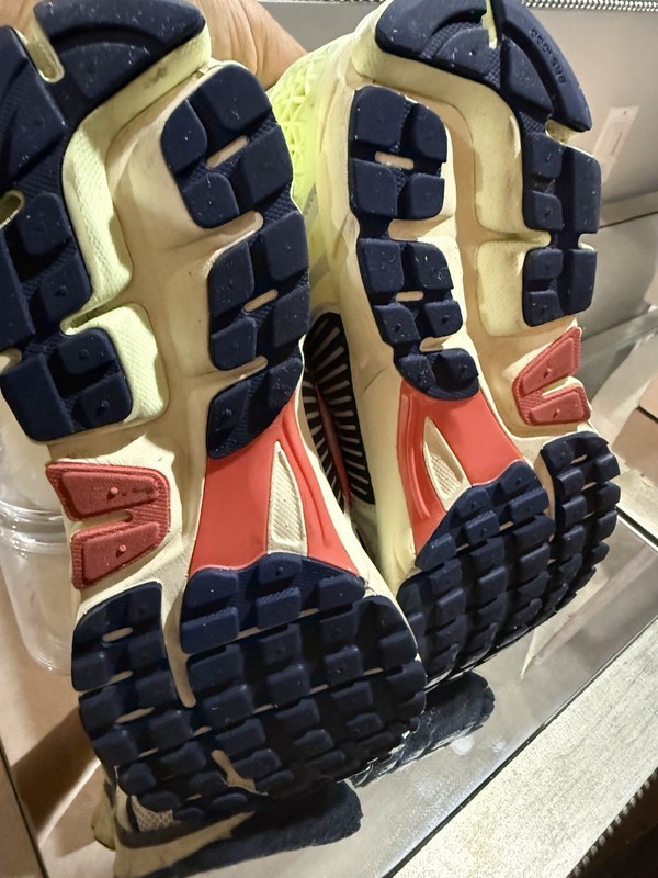 Nike Vomero 5 Mens Size 10.5 Used Running Shoes NY NYC Knicks Walking Sneakers gallery
