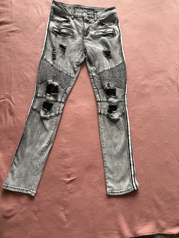 rue21 Supreme Flex Men’s Gray Acid Wash Distressed Stretch Skinny Jeans