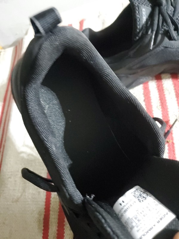 Under Armour Charged Assert Size 10 gallery