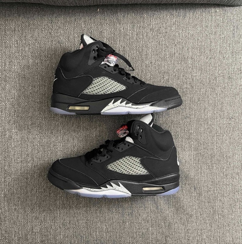 Size 8 – Jordan 5 OG Mid Metallic Silver