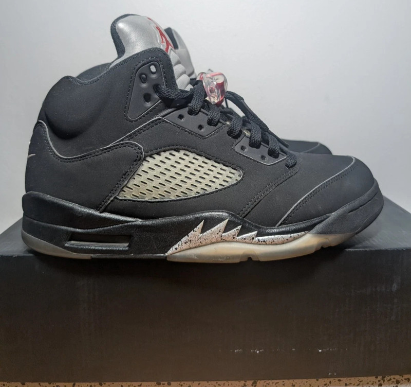 Size 8.5 Jordan Air Jordan 5 Retro OG Black Metallic Silver 2016 845035-003