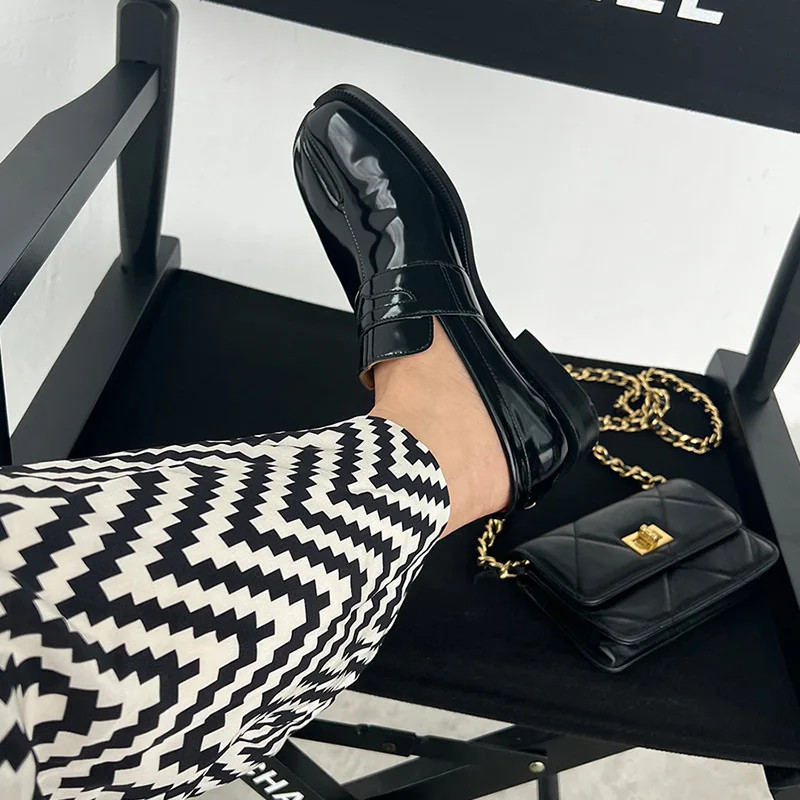 Split Toe Shoes Tabi Leather Loafers Men Women Soft Soles Fashion Flats Boots gallery