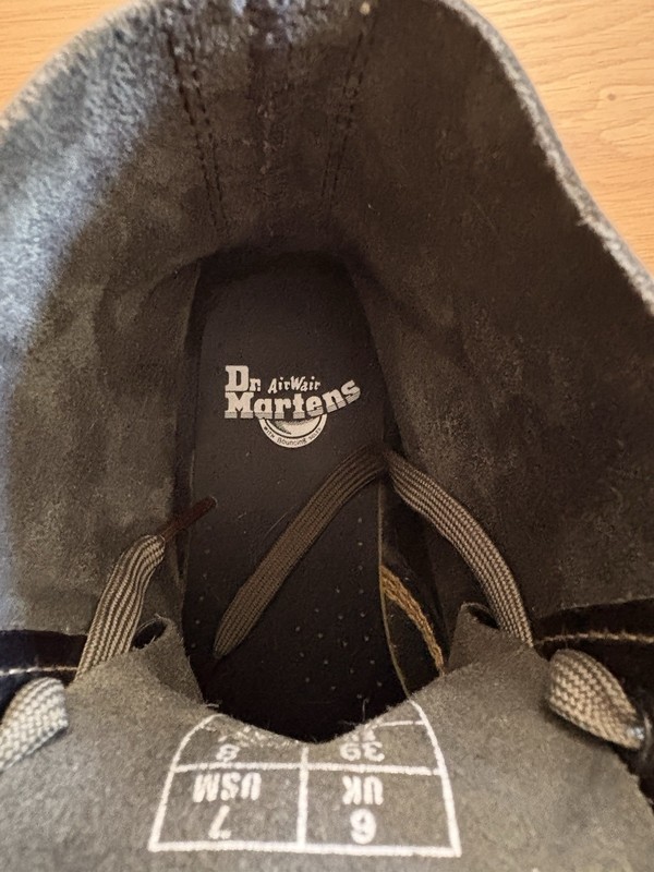 Dr. Martens Black Combat Boots Lace-Up Round Toe US 7 UK 6 EU 39 gallery