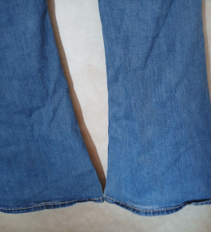 Grace Women’s Bootcut Jeans Blue Medium Wash 5-Pocket Denim Embroidered. Size 29 gallery