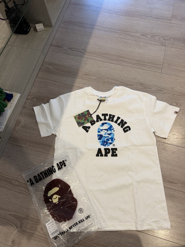 A Bathing Ape BAPE Baby Milo Logo Graphic Crew Neck T-Shirt White L