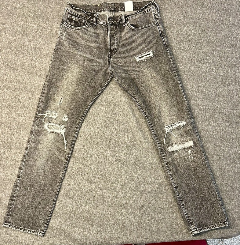 H&M Men’s Gray Jeans 34/30 (tag 32/32) Distressed Slim Regular Waist Tapered Leg