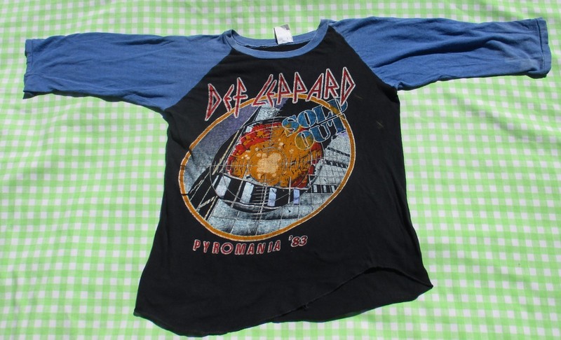 Vintage 80s Def Leppard ’83 Pyromania Tour Concert Raglan Parking Lot T-shirt S