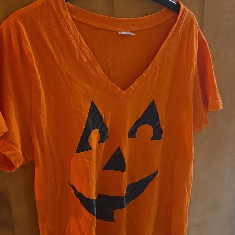 Women’s Orange/Black Halloween Jack-o’-lantern Graphic V-Neck T-Shirt Size L