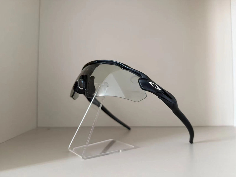 Oakley Radar EV Path OO9208-1338 Sunglasses Photochromic Clear Black