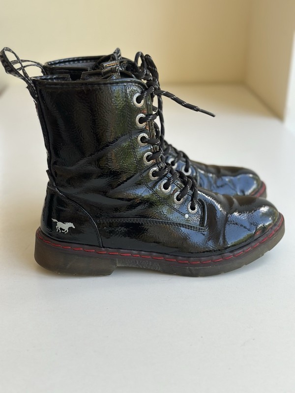 Mustang Black Patent Lace-Up Boots - Soft Lined - Size 40 (26 cm Insole) gallery