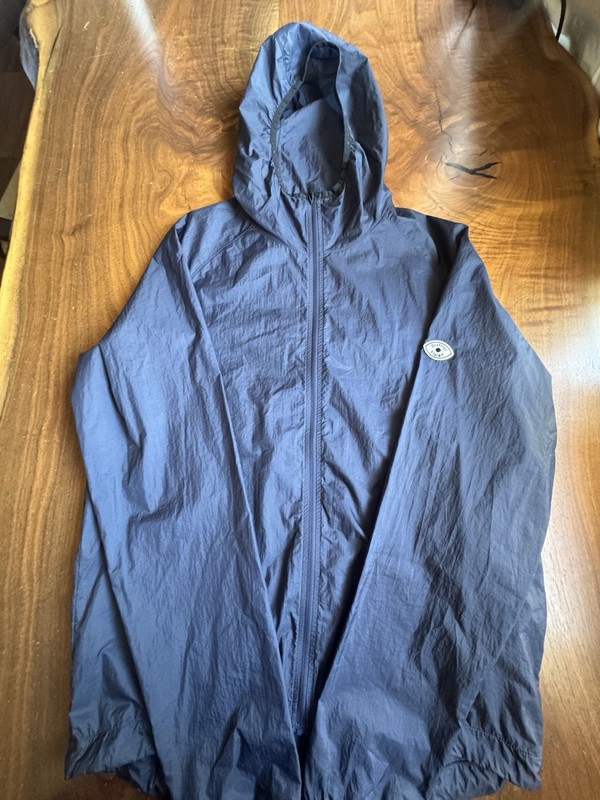 District Vision Milli Ultralight Wind Breaker Men’s Med Blue NWOT