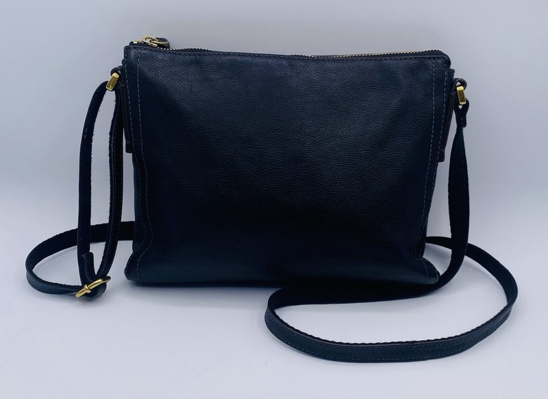 Fossil Fiona Black Pebbled Leather Thin Adjustable Crossbody Bag Front Pocket