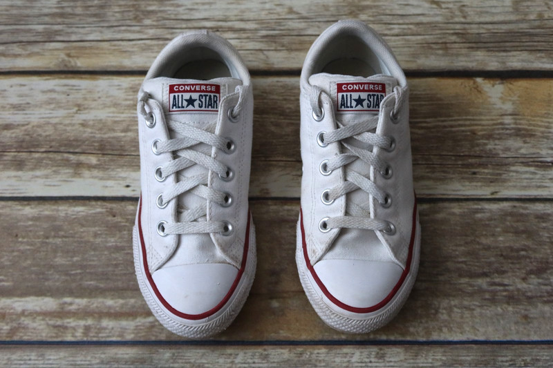 Youth Converse All Star Sneakers Size 1