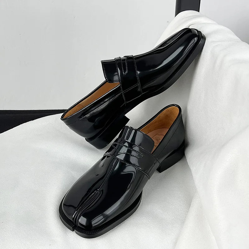 Split Toe Shoes Tabi Leather Loafers Men Women Soft Soles Fashion Flats Boots gallery