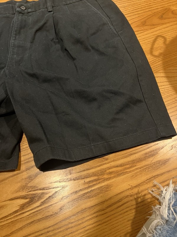 Men’s Roundtree & Yorke Black Shorts W36” Length 20” Inseam 9” gallery