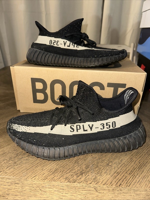 Size 10 – Mens adidas Yeezy Boost 350 V2 Low Oreo BY1604 Used / Worn Authentic