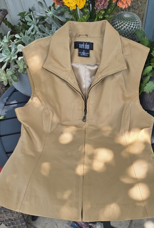 Mark Alan Women’s Beige/Camel Genuine Leather Zip Front Lined Vest Size M
