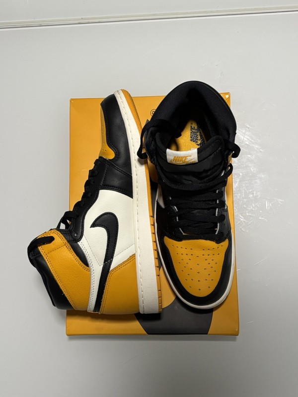 Nike Air Jordan 1 Men's High Top Lace-Up Basketball Sneakers Yellow Black gallery