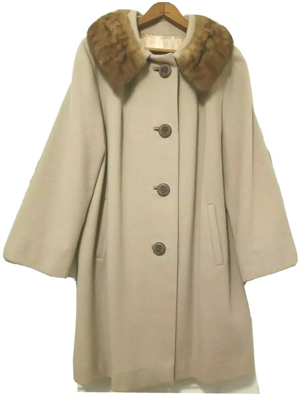 Vtg Lustrosa by Wyandotte Beige 100% Wool Coat with Mink Fur Collar Women’s M?