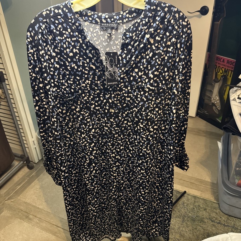 NWT- Ava & Grace Breast Pockets Silver Stud Accent Matching Buttons Button Down