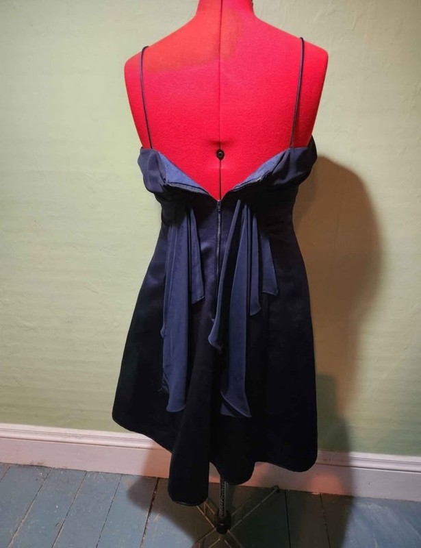 Michaelangelo Black Solid A-Line Spaghetti Strap Knee Length Bow Dress Size 12 gallery