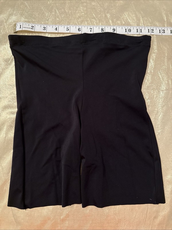 NWT Assets by Spanx Lightweight Breathable Shaping Girl Short Very Black Size S gallery
