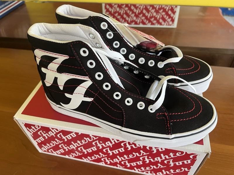 Size Men’s – 7.5/Women’s – 9.0 – Foo Fighters x Vans Sk8- High 25th Anniversary