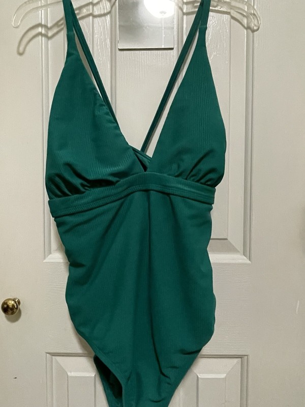 Time and Tru XL 16-18 Green Ribbed One-Piece Swimsuit D/DD Padded Tie