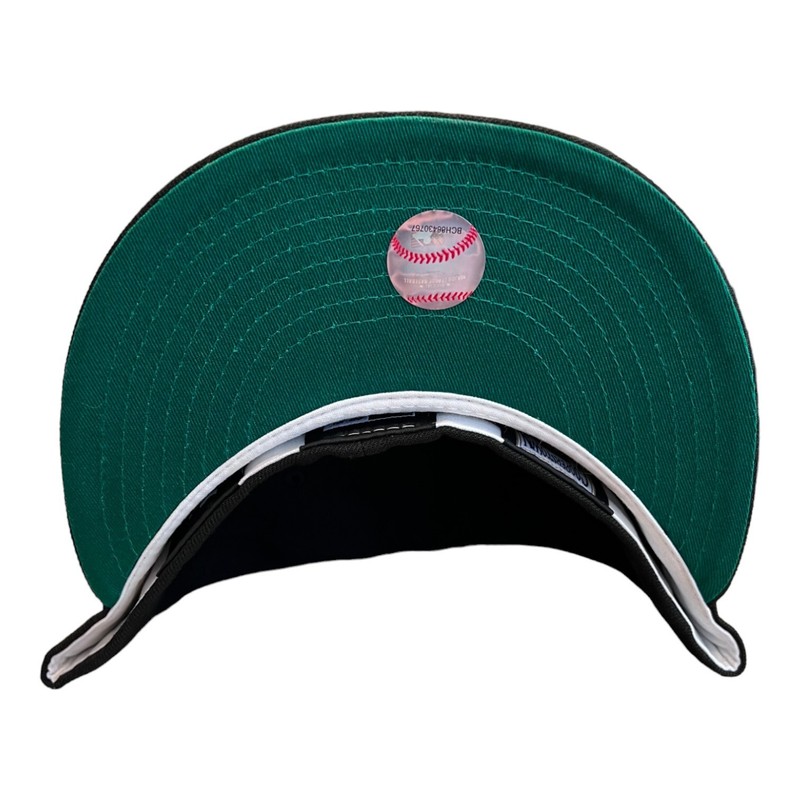 New Era Cleveland Indians 59FIFTY Fitted Hat Cap Black W/ Chief Wahoo Pin 7 3/4 gallery