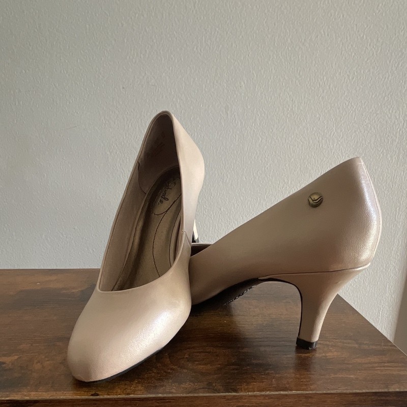 LifeStride Women’s Taupe Closed Toe Leather Slip On Pump Heel Wide 7W