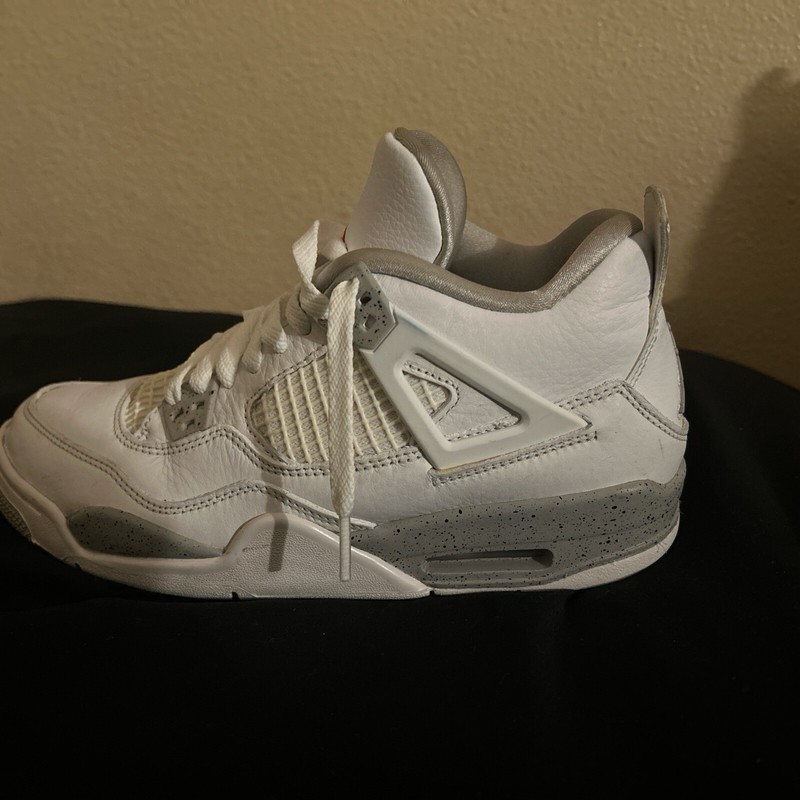 Size 7 - Jordan 4 Retro Mid White Oreo gallery