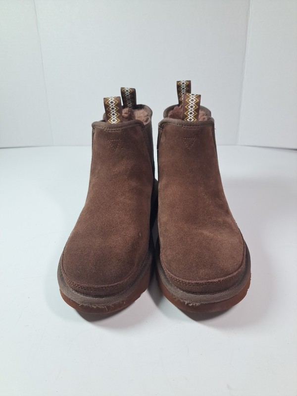 UGG Neumel Chelsea Brown Boots Unknown Size gallery