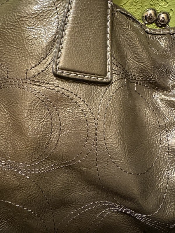 M Olive Green Metallic Patent Leather COACH Bag w/ Inner Dividers & Studs, GUC! gallery